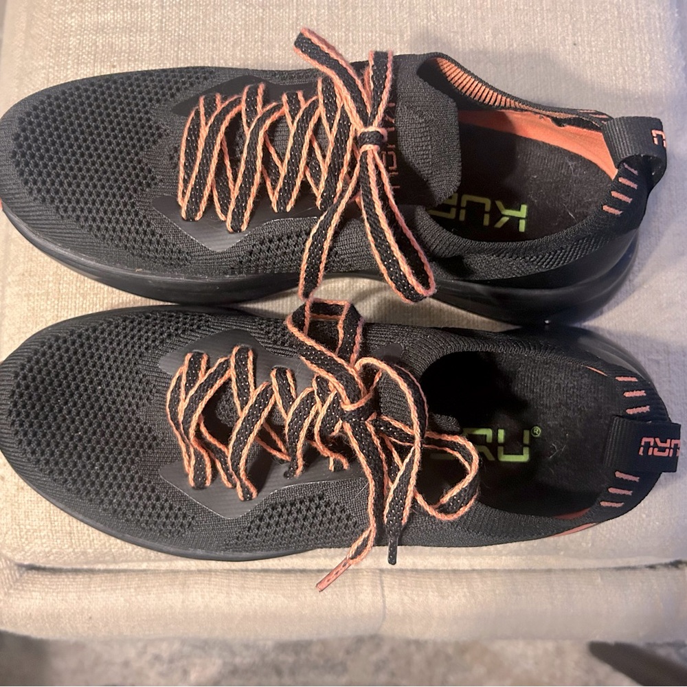 KURU women’s sneaker size 7.5